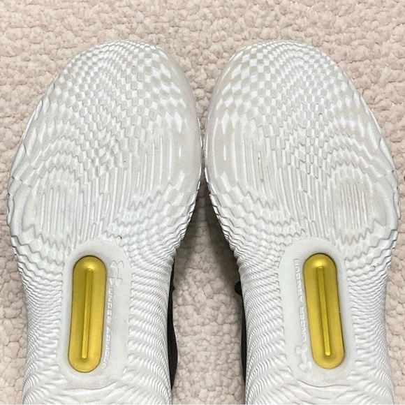 Under Armour Womens Flow Breakthru 2 Black/Gold Athletic Sneakers Shoes SZ US 10 - Picture 9 of 11